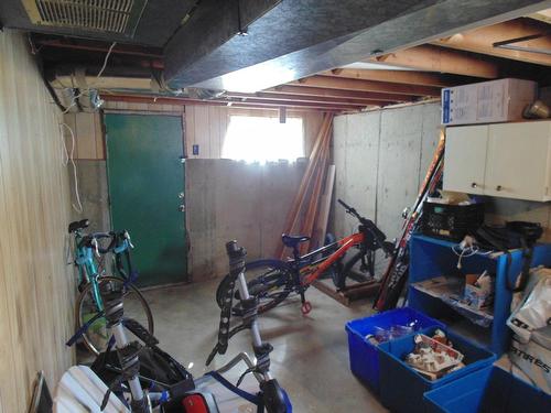 2521 6Th Avenue, Castlegar, BC - Indoor Photo Showing Basement