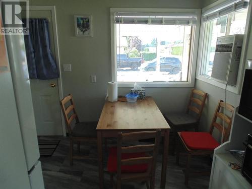 2521 6Th  Avenue, Castlegar, BC - Indoor Photo Showing Dining Room