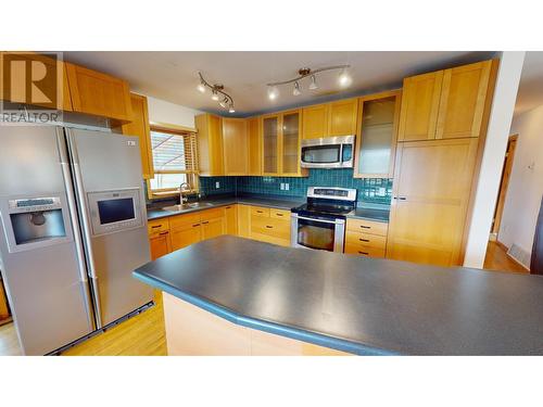 2087 3 Highway, Fernie, BC - Indoor Photo Showing Kitchen With Double Sink