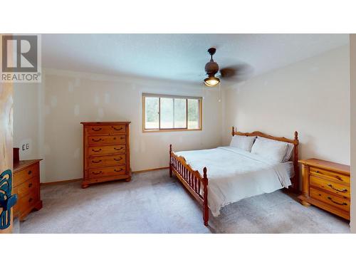 2087 3 Highway, Fernie, BC - Indoor Photo Showing Bedroom