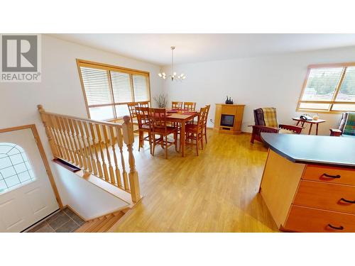 2087 3 Highway, Fernie, BC - Indoor Photo Showing Dining Room