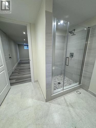 24 Mayall Avenue, Toronto (Downsview-Roding-Cfb), ON - Indoor Photo Showing Bathroom