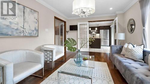 21 Haskins Court, Hamilton (Red Hill), ON - Indoor Photo Showing Living Room