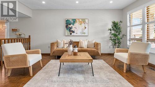 21 Haskins Court, Hamilton (Red Hill), ON - Indoor Photo Showing Living Room