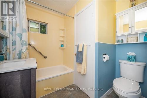 347 Black Point Road, North Algona Wilberforce (561 - North Algona/Wilberforce Twp), ON - Indoor Photo Showing Bathroom