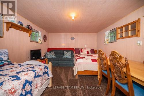 347 Black Point Road, North Algona Wilberforce (561 - North Algona/Wilberforce Twp), ON - Indoor Photo Showing Bedroom