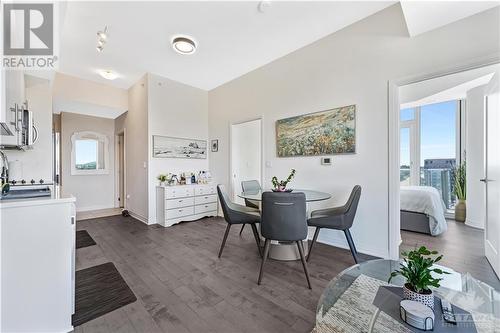 805 Carling Avenue Unit#1002, Ottawa, ON - Indoor Photo Showing Dining Room