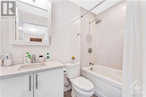 805 Carling Avenue Unit#1002, Ottawa, ON - Indoor Photo Showing Bathroom