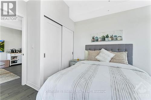 1002 - 805 Carling Avenue, Ottawa, ON - Indoor Photo Showing Bedroom