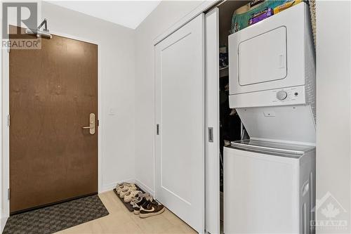 805 Carling Avenue Unit#1002, Ottawa, ON - Indoor Photo Showing Laundry Room