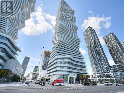 302 - 3900 Confederation Parkway, Mississauga (City Centre), ON - Outdoor With Facade