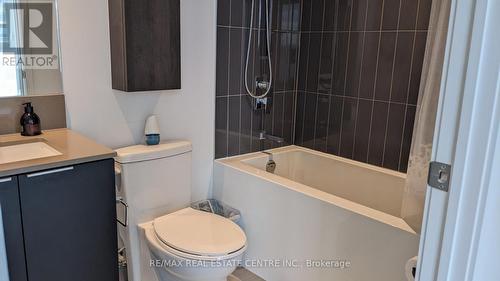 302 - 3900 Confederation Parkway, Mississauga (City Centre), ON - Indoor Photo Showing Bathroom