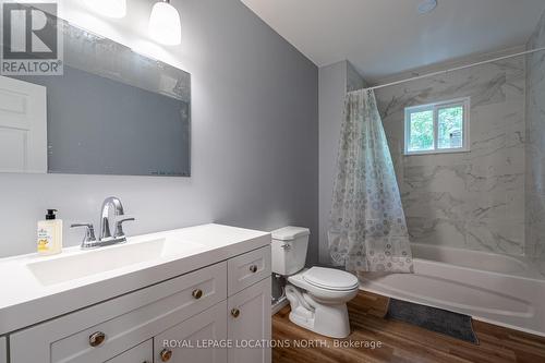 11 Dunchurch Estates Road, Whitestone, ON - Indoor Photo Showing Bathroom