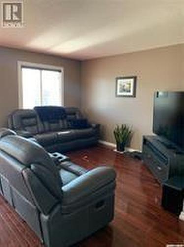 104 2201 Newcombe Drive, Estevan, SK - Indoor Photo Showing Living Room