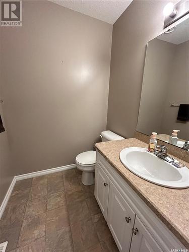 104 2201 Newcombe Drive, Estevan, SK - Indoor Photo Showing Bathroom