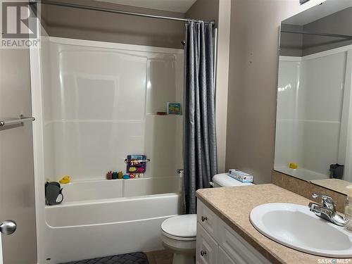 104 2201 Newcombe Drive, Estevan, SK - Indoor Photo Showing Bathroom