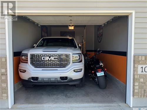 104 2201 Newcombe Drive, Estevan, SK -  Photo Showing Garage