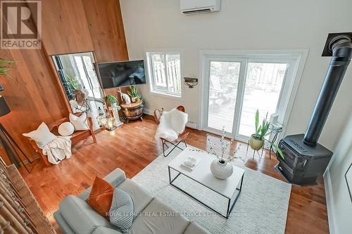 20 - 2145 Sherobee Road, Mississauga (Cooksville), ON - Indoor Photo Showing Living Room