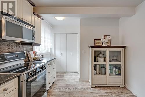 20 - 2145 Sherobee Road, Mississauga (Cooksville), ON - Indoor Photo Showing Kitchen