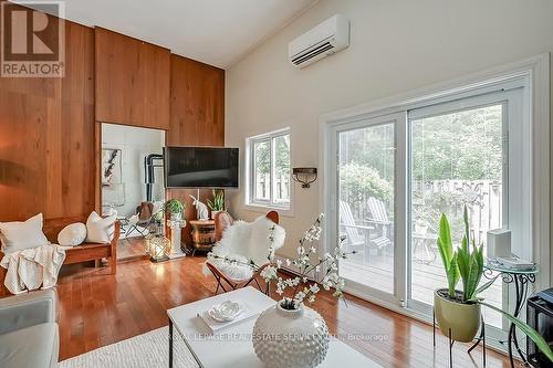 20 - 2145 Sherobee Road, Mississauga (Cooksville), ON - Indoor Photo Showing Living Room