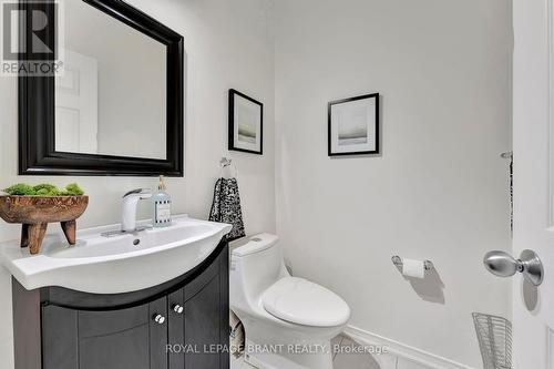 68 Johnson Road, Brantford, ON - Indoor Photo Showing Bathroom