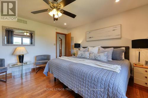 6325 Dundas Street, Thames Centre, ON - Indoor Photo Showing Bedroom