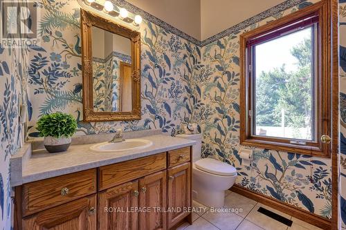 6325 Dundas Street, Thames Centre, ON - Indoor Photo Showing Bathroom