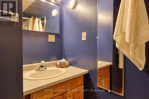 6325 Dundas Street, Thames Centre, ON - Indoor Photo Showing Bathroom