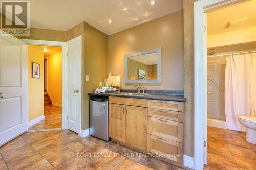 6325 Dundas Street, Thames Centre, ON - Indoor Photo Showing Bathroom