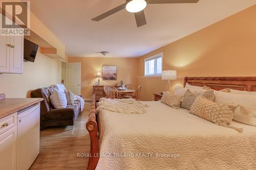 6325 Dundas Street, Thames Centre, ON - Indoor Photo Showing Bedroom