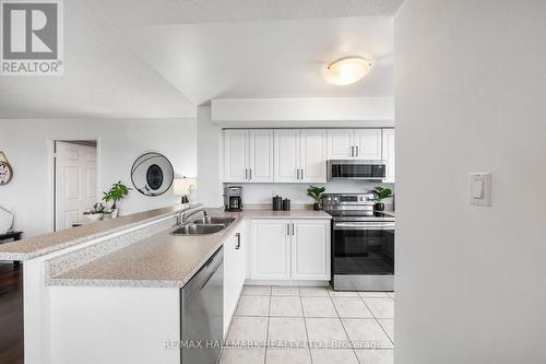 1006 - 109 Front Street E, Toronto (Waterfront Communities), ON - Indoor Photo Showing Kitchen With Double Sink