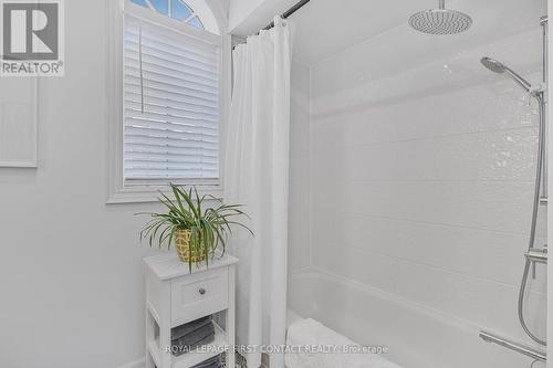 38 Irwin Drive, Barrie (Northwest), ON - Indoor Photo Showing Bathroom