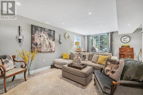 38 Irwin Drive, Barrie (Northwest), ON - Indoor Photo Showing Living Room