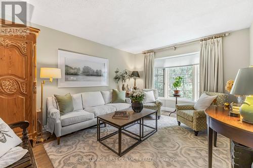 38 Irwin Drive, Barrie (Northwest), ON - Indoor Photo Showing Living Room