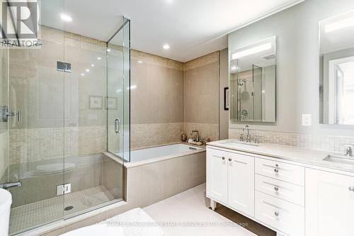 327 - 3500 Lakeshore Road W, Oakville, ON - Indoor Photo Showing Bathroom