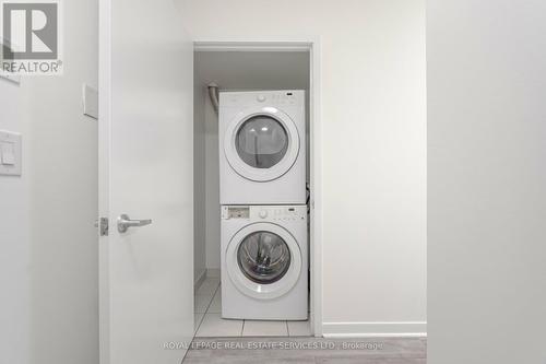 602 - 360 Square One Drive, Mississauga, ON - Indoor Photo Showing Laundry Room