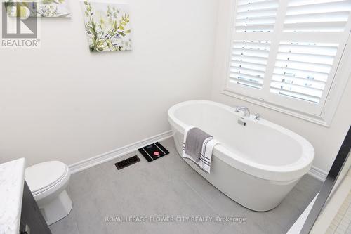 28 Hawtrey Road, Brampton (Northwest Brampton), ON - Indoor Photo Showing Bathroom