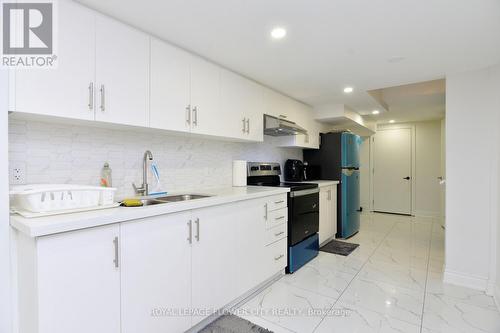 28 Hawtrey Road, Brampton (Northwest Brampton), ON - Indoor Photo Showing Kitchen With Double Sink