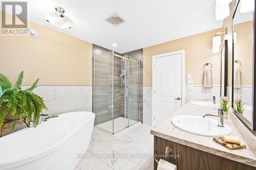 1455 Berkshire Drive, Kingston, ON - Indoor Photo Showing Bathroom