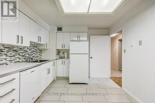 305 - 188 Spadina Avenue, Toronto (Kensington-Chinatown), ON - Indoor Photo Showing Kitchen