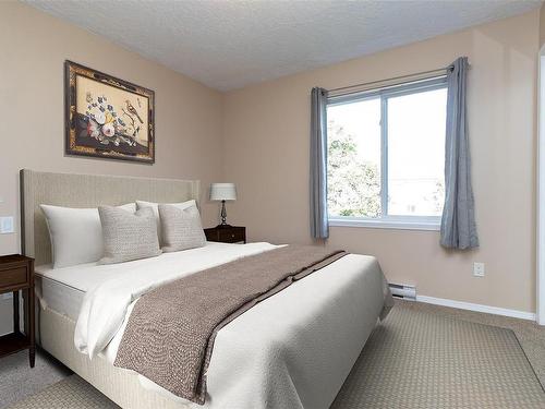 6-8 White St, Ladysmith, BC - Indoor Photo Showing Bedroom