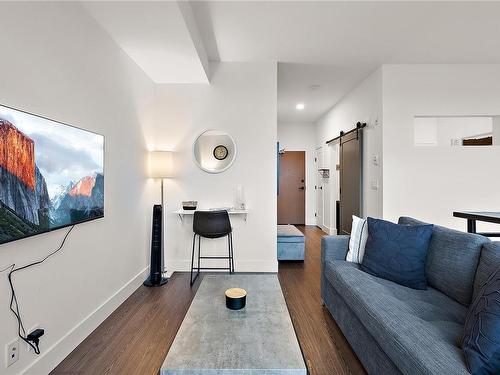 415-515 Chatham St, Victoria, BC - Indoor Photo Showing Living Room