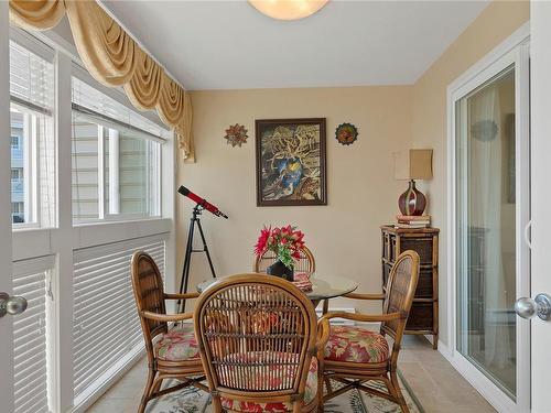 213-350 Island Hwy South, Campbell River, BC - Indoor Photo Showing Dining Room