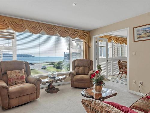 213-350 Island Hwy South, Campbell River, BC - Indoor Photo Showing Living Room