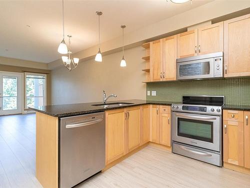 209-866 Brock Ave, Langford, BC - Indoor Photo Showing Kitchen