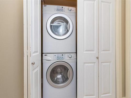 209-866 Brock Ave, Langford, BC - Indoor Photo Showing Laundry Room