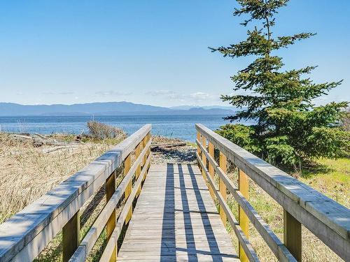 52-6050 Island Hwy West, Qualicum Beach, BC 