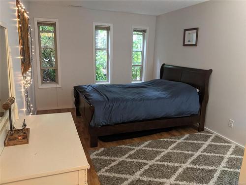 206-3160 Albina St, Saanich, BC - Indoor Photo Showing Bedroom