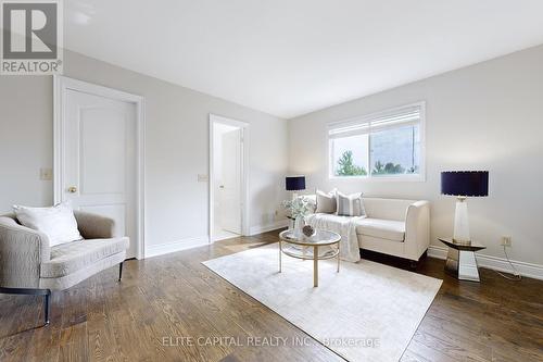 2 Casson Place, Markham (Unionville), ON - Indoor Photo Showing Living Room