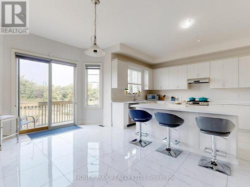 41 Leo Austin Road, Brampton, ON - Indoor Photo Showing Kitchen